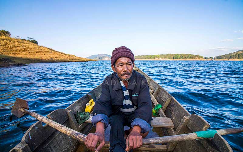 Mama :Barapani Boat House